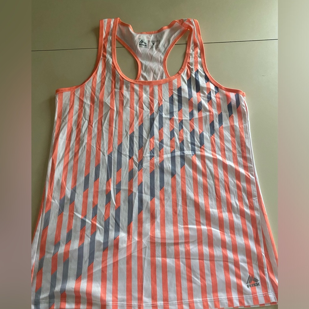 Women’s activewear tank top
